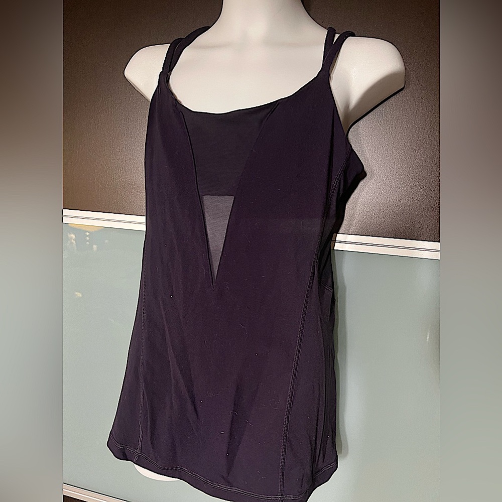 Lululemon top size 6
